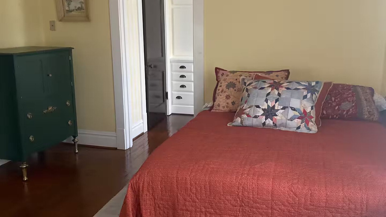 Photo of Bedroom in Wheeling