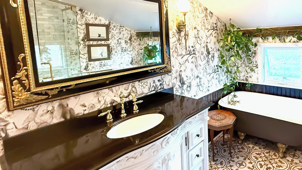 Photo of Bathroom in Los Alamos