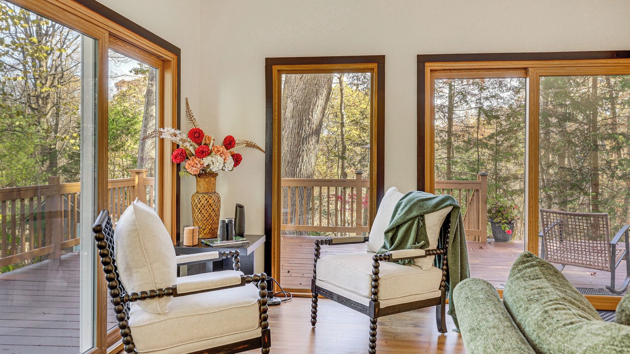 Photo of Livingroom in Cuyahoga Falls