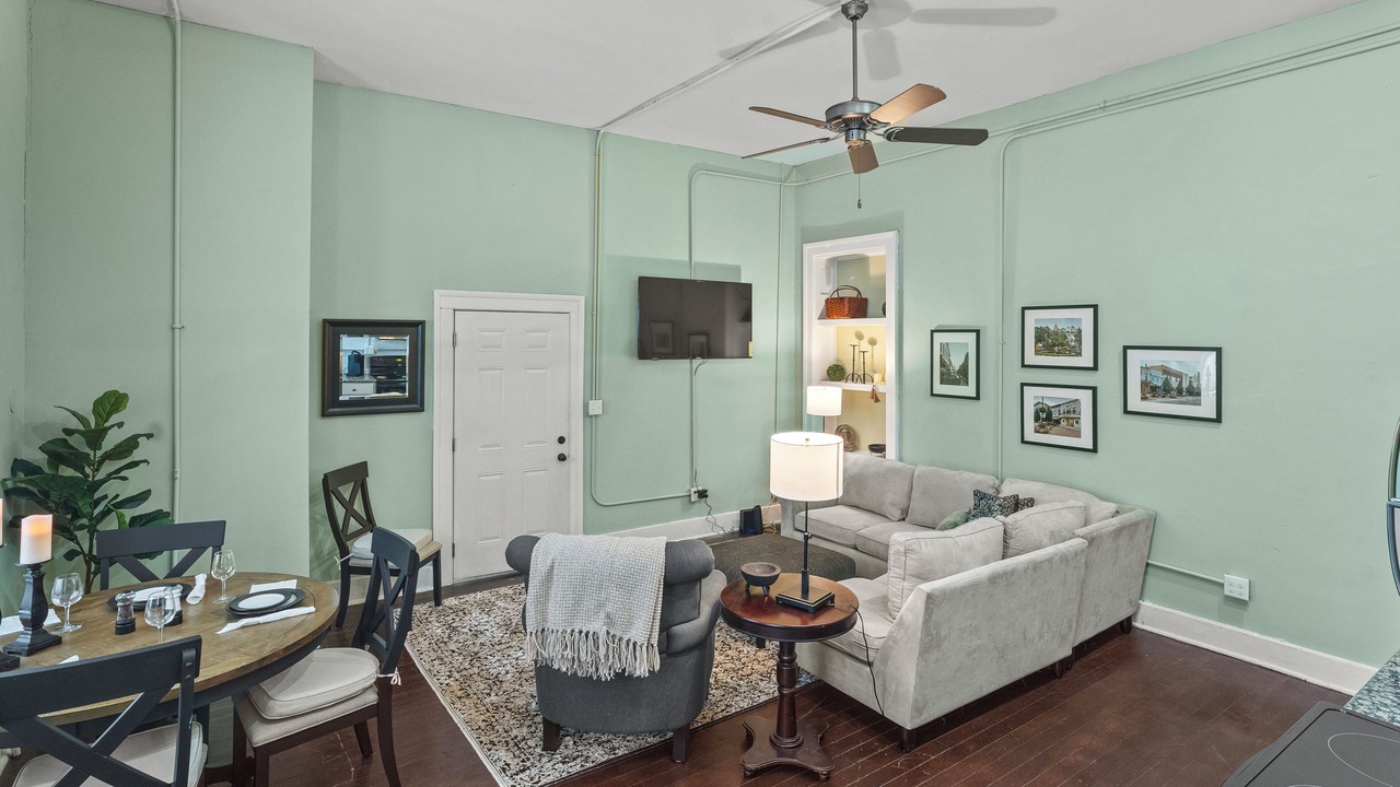 Photo of Livingroom in Newark