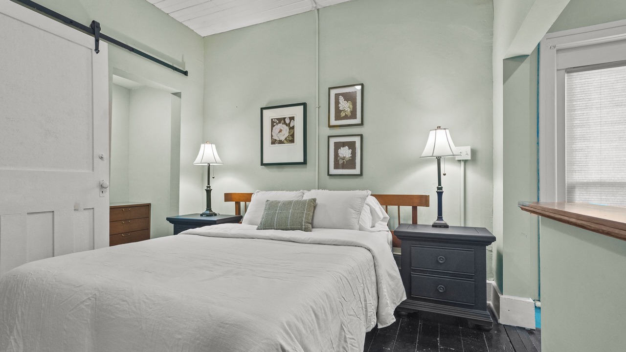 Photo of Bedroom in Newark