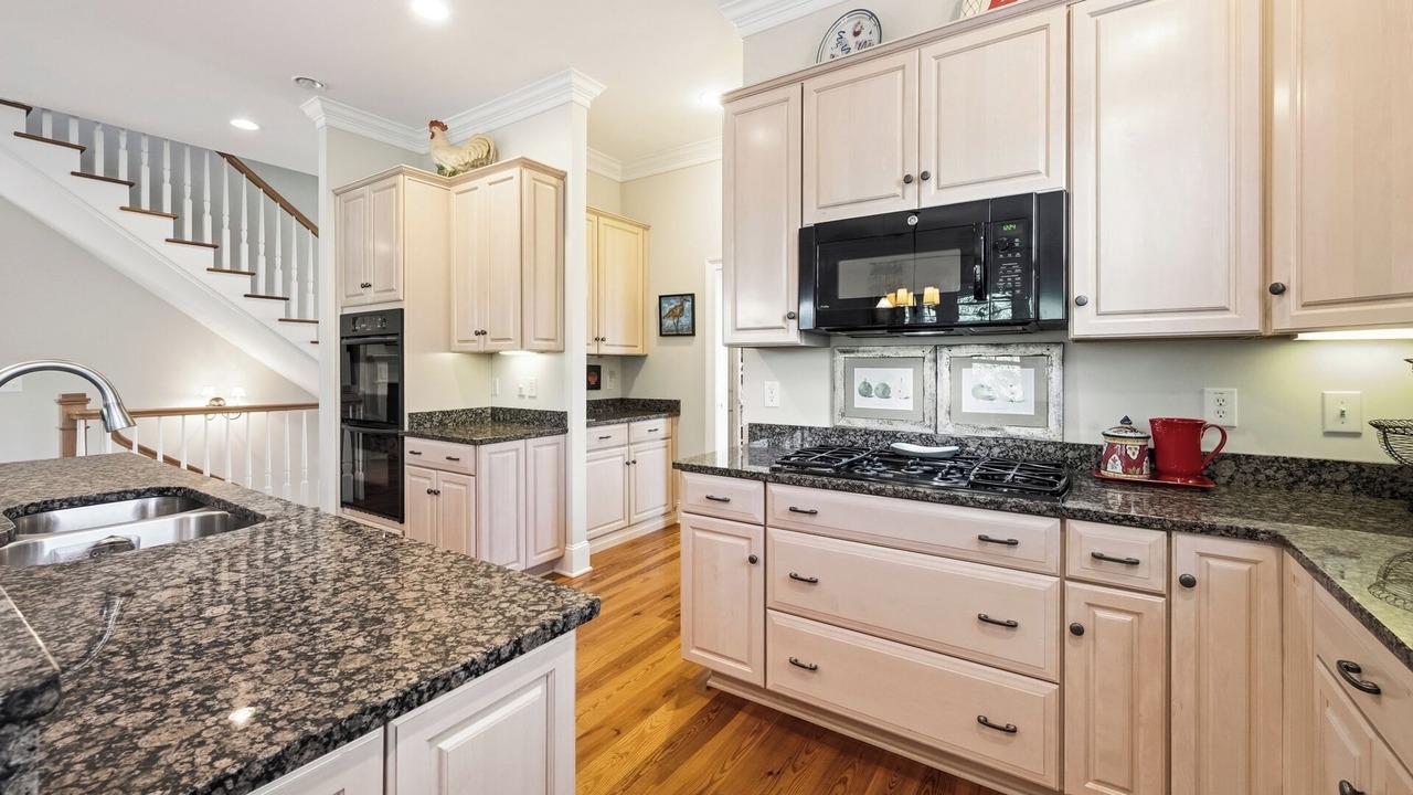 Photo of Kitchen in Debordieu Colony