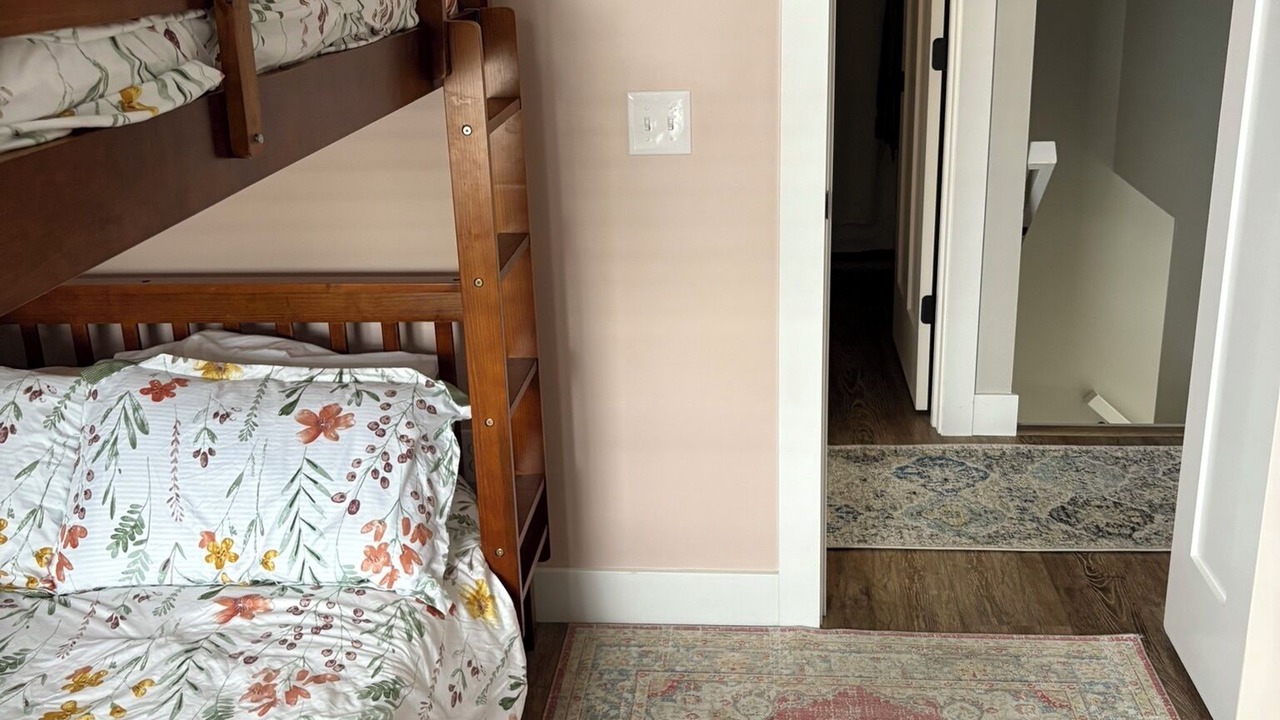Photo of Bedroom in Craig Beach
