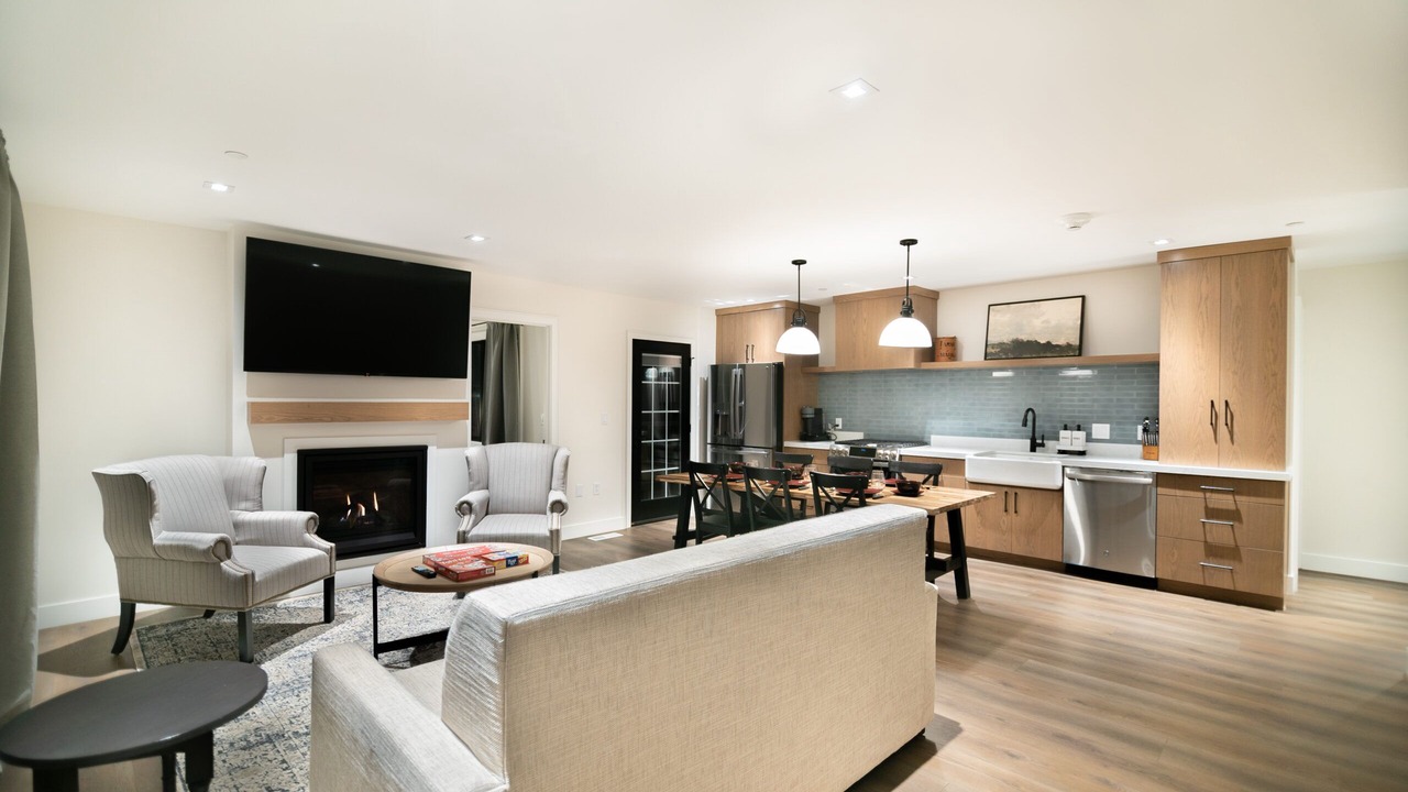 Photo of Livingroom in Midway