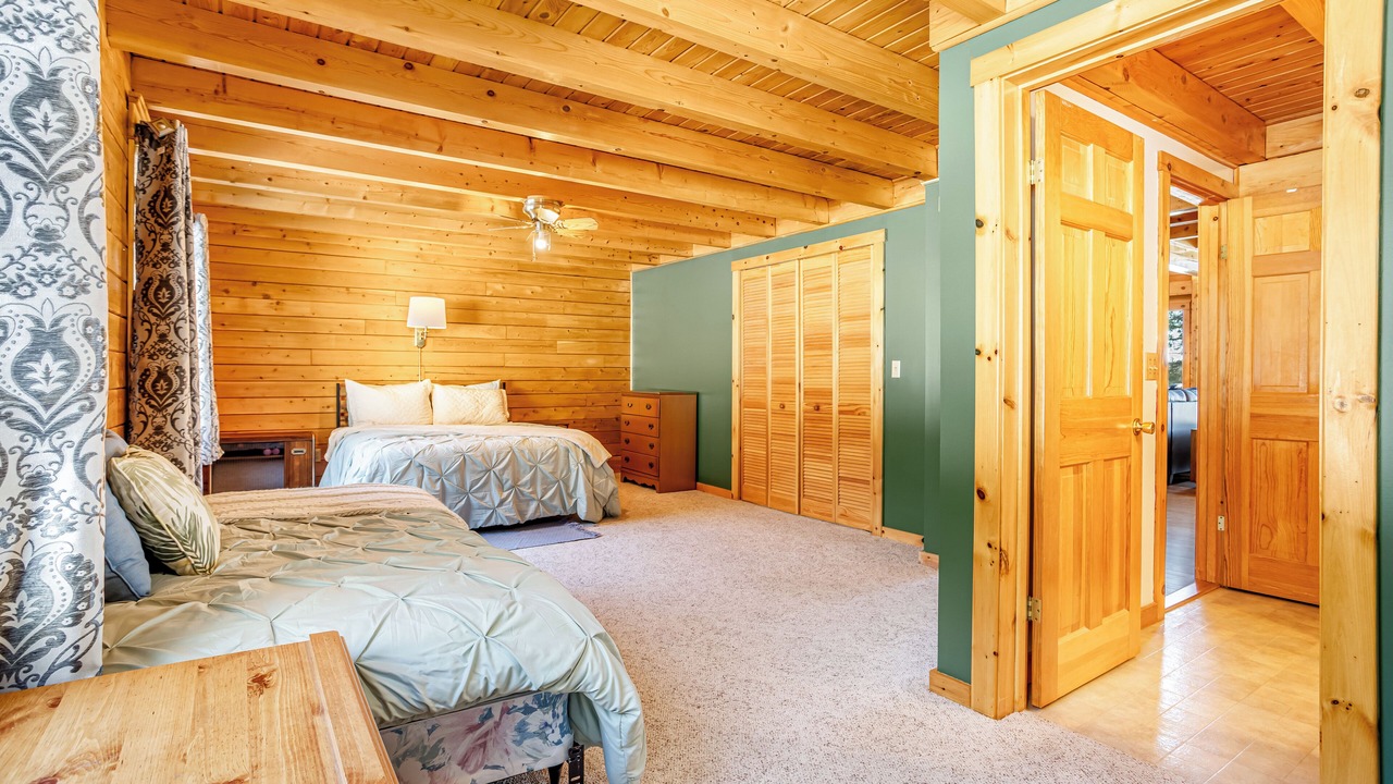 Photo of Bedroom in New Durham