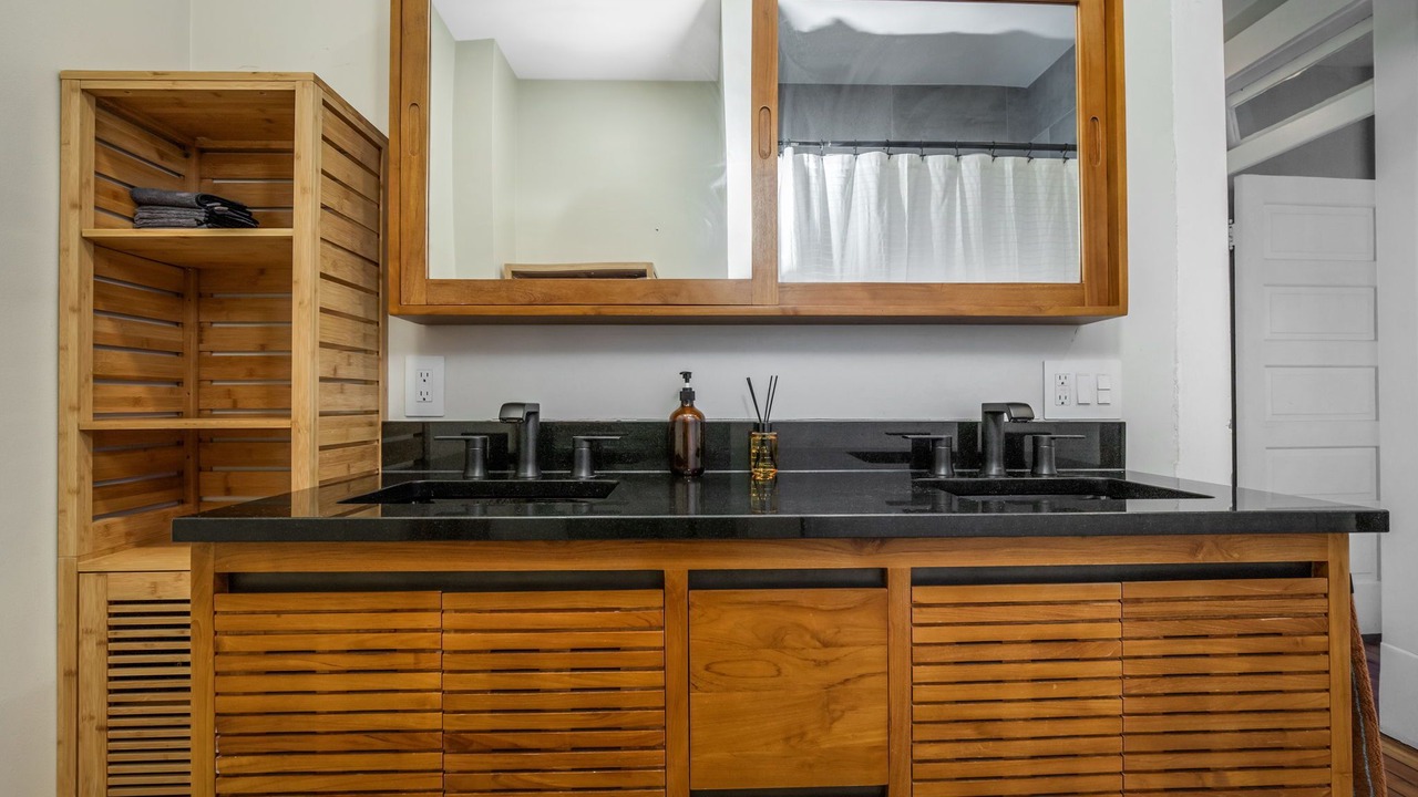 Photo of Bathroom in Weinland Park