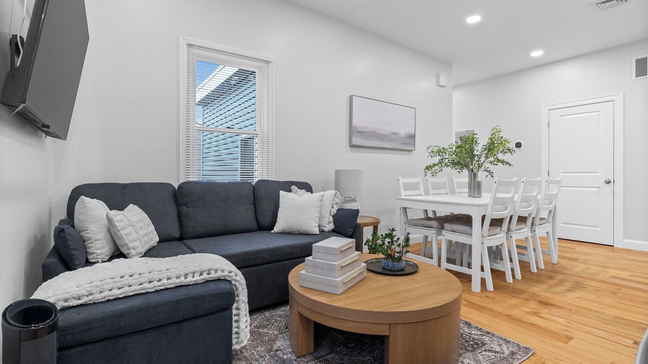 Photo of Livingroom in Central Square