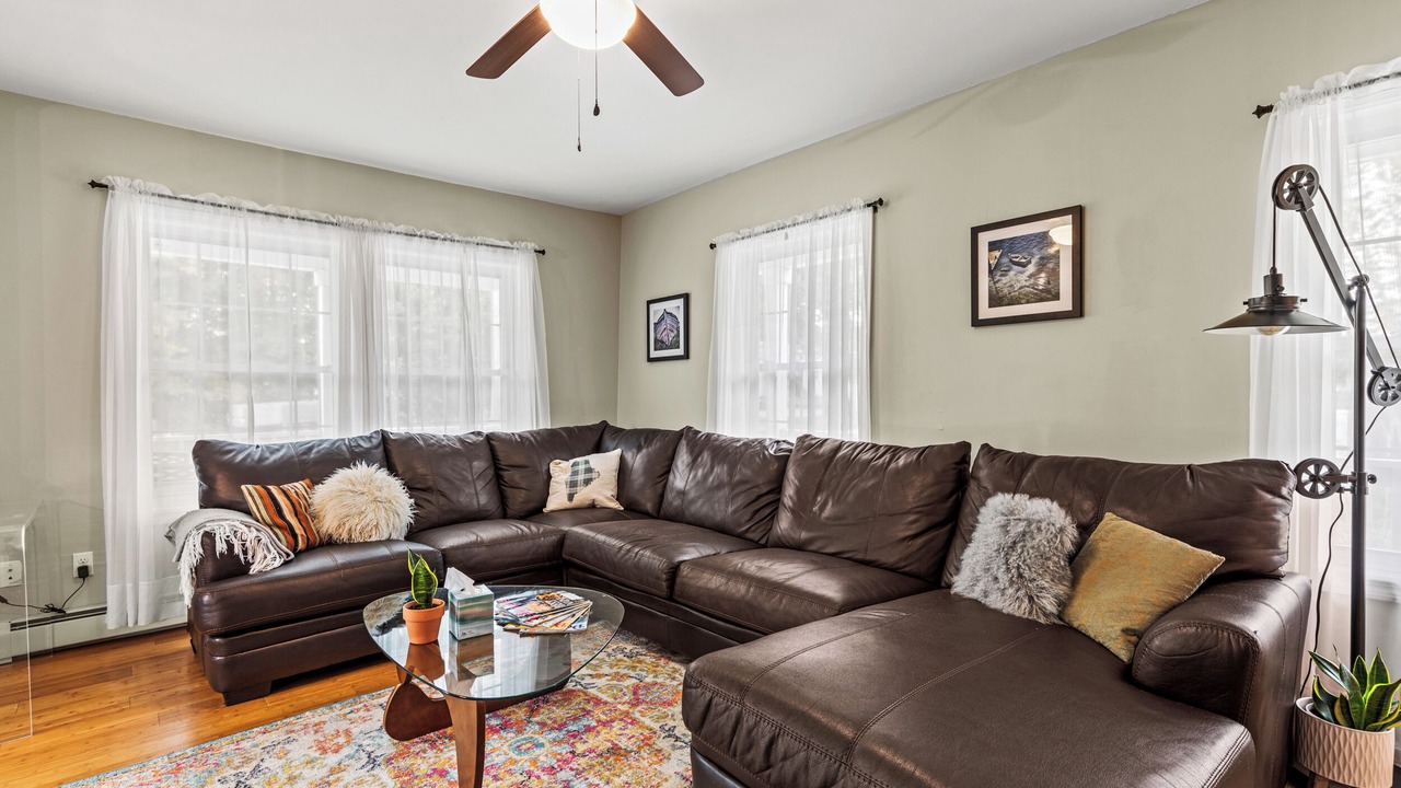 Photo of Livingroom in Knightville