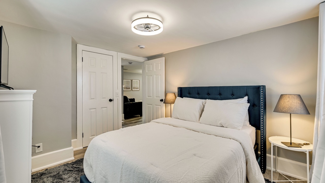 Photo of Bedroom in Lincoln Park