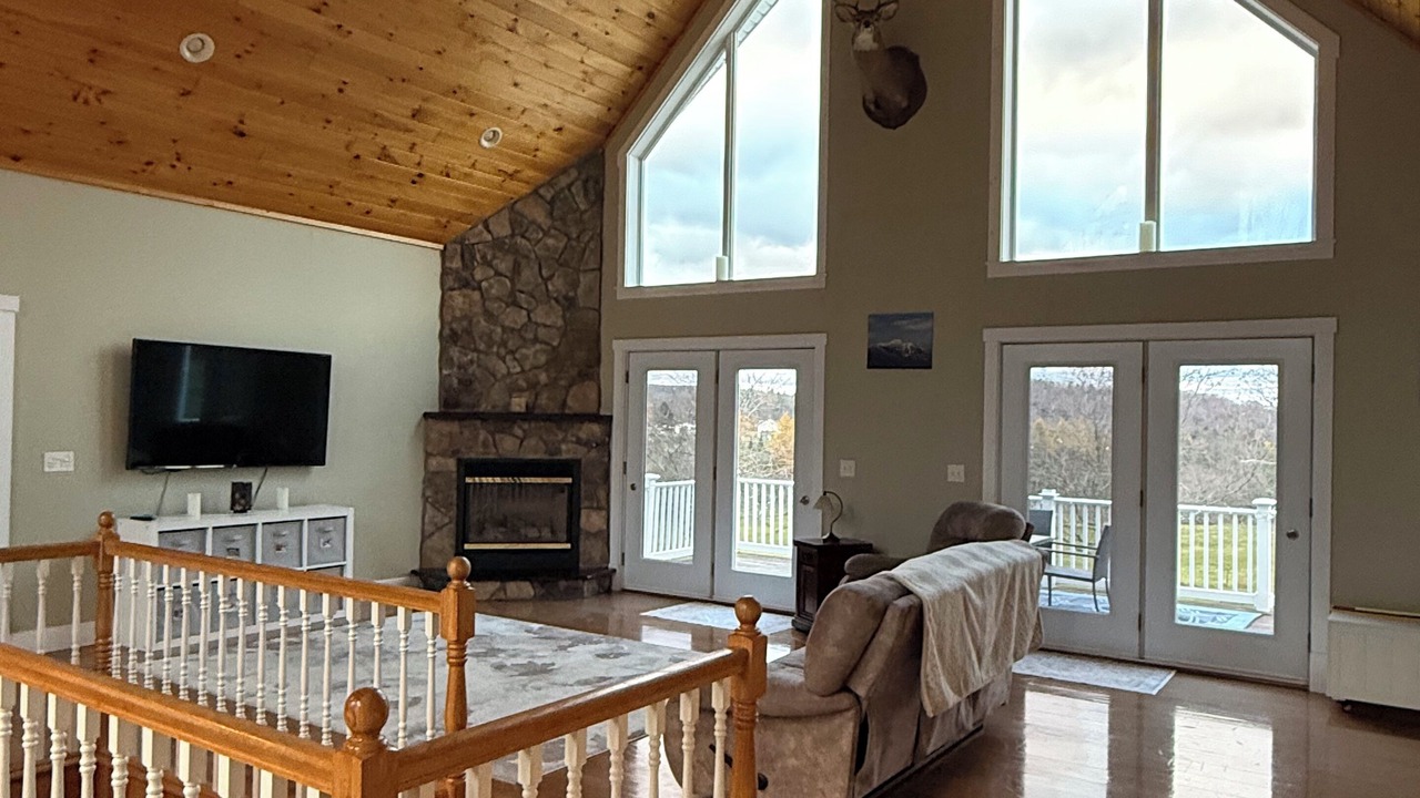 Photo of Livingroom in Derby Center