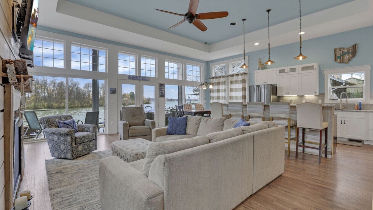 Photo of Livingroom in Buckeye Lake
