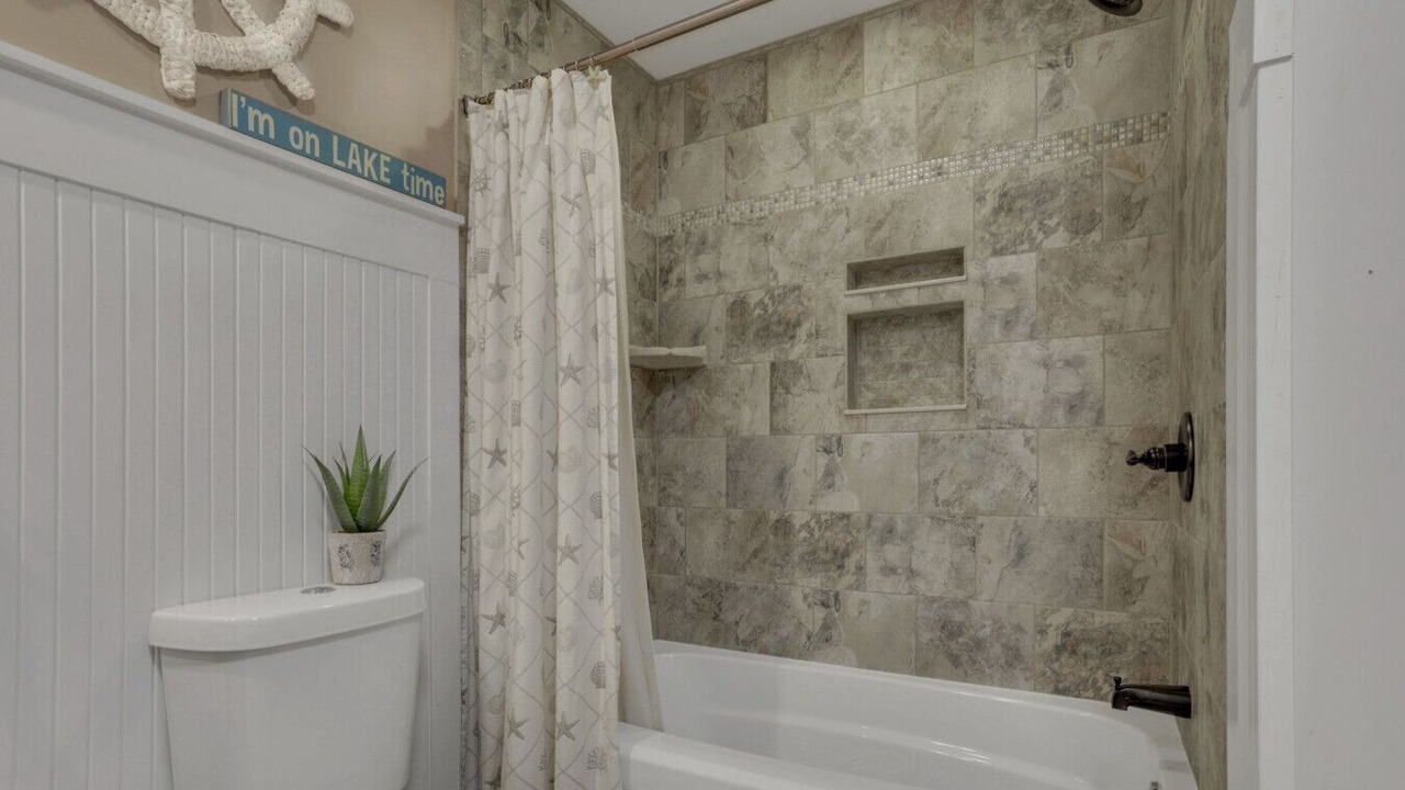 Photo of Bathroom in Buckeye Lake