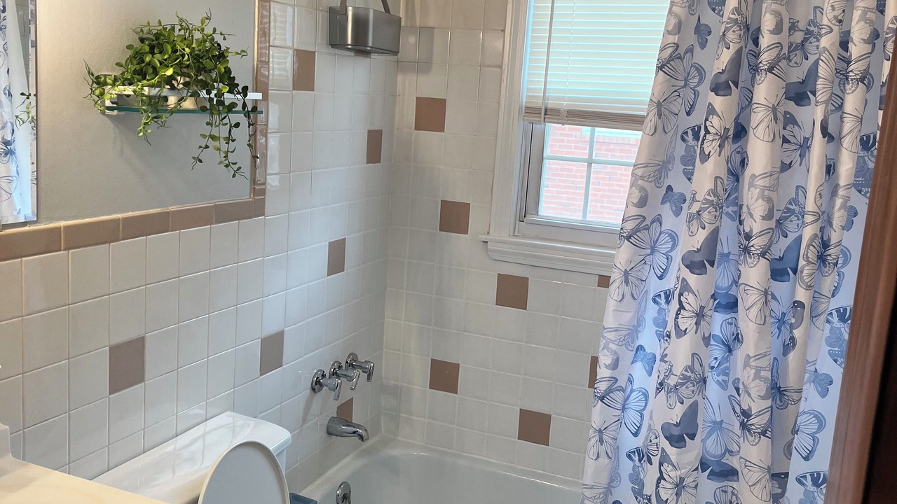 Photo of Bathroom in Silver Lane