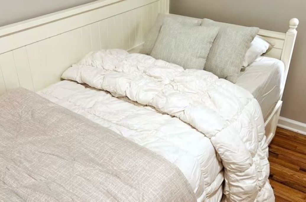 Photo of Bedroom in Raytown