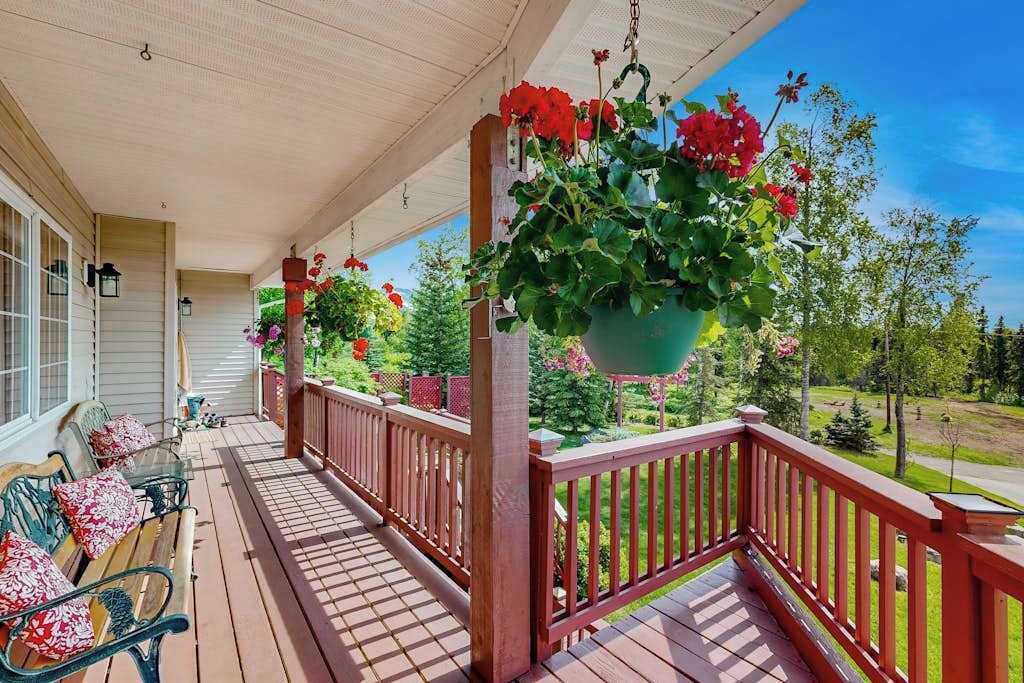 Photo of Patio Balcony in Mid-Hillside