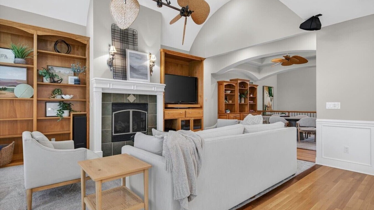 Photo of Livingroom in Lee's Summit