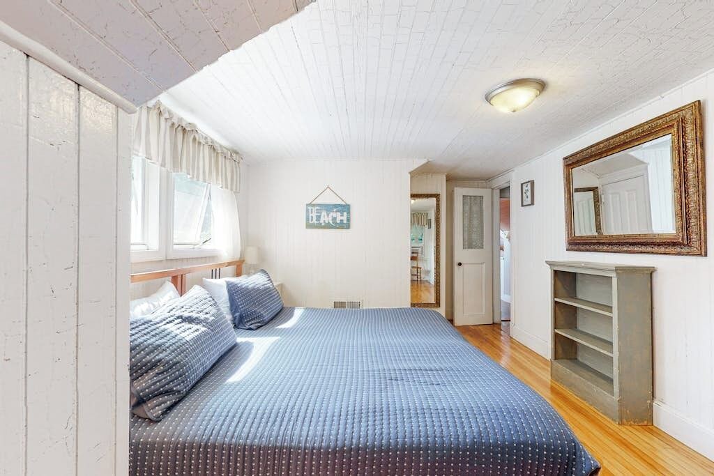 Photo of Bedroom in Manchester-by-the-Sea