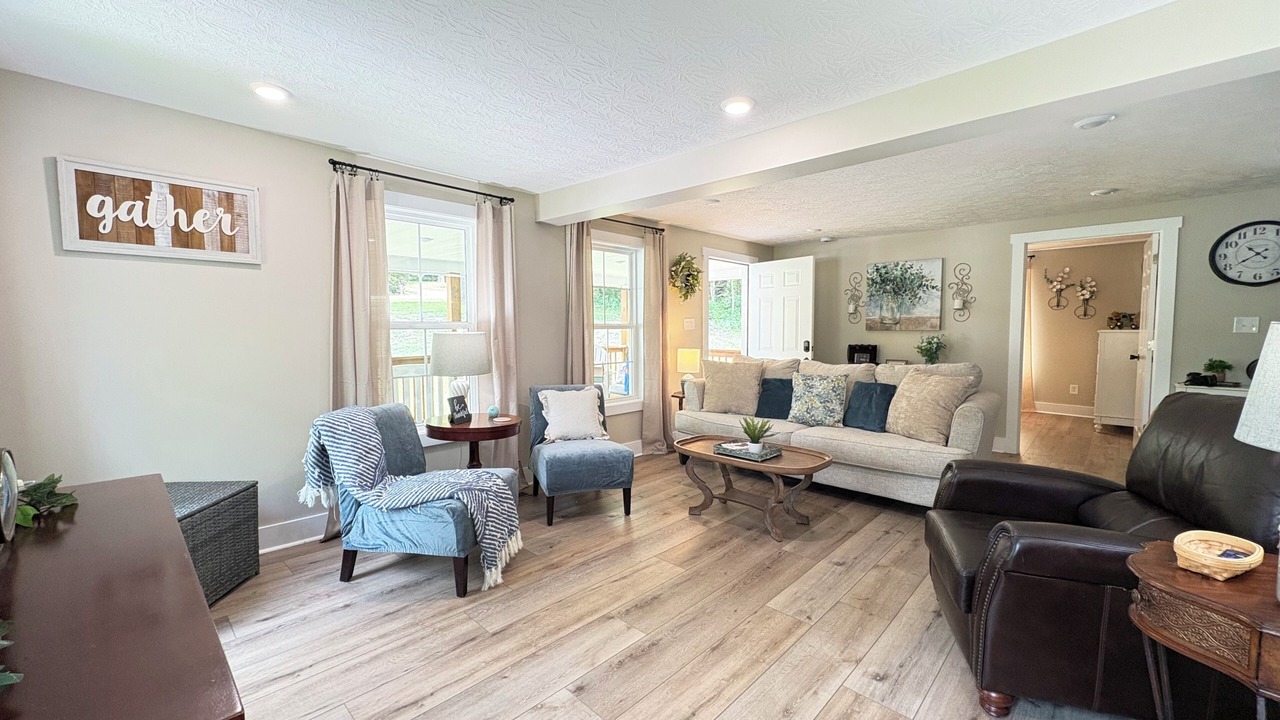 Photo of Livingroom in Bowling Green