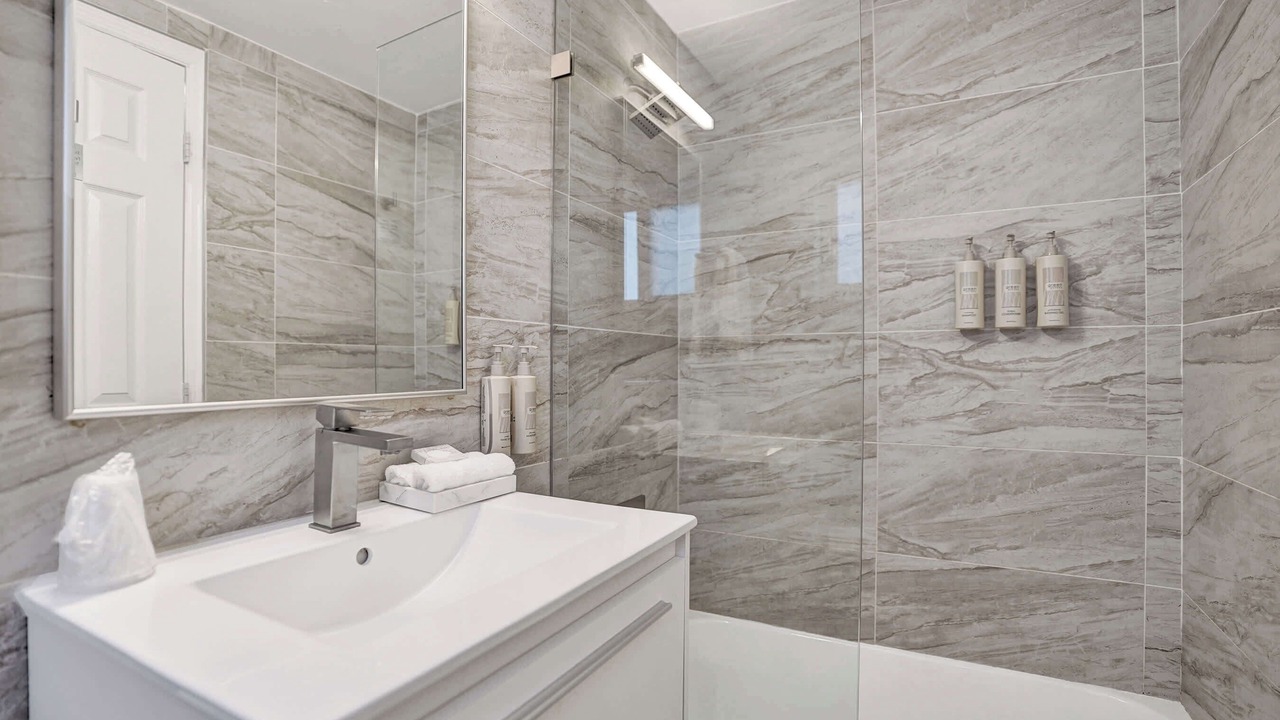 Photo of Bathroom in Galt Mile