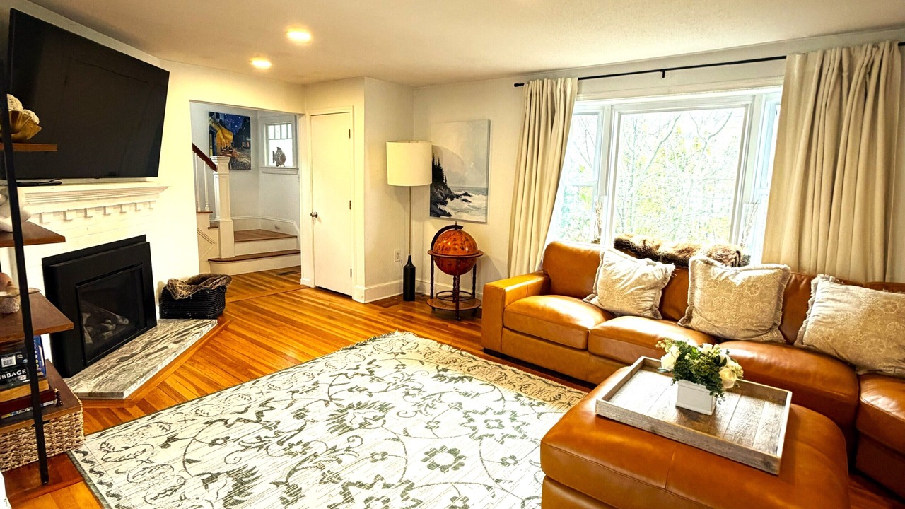 Photo of Livingroom in North Deering
