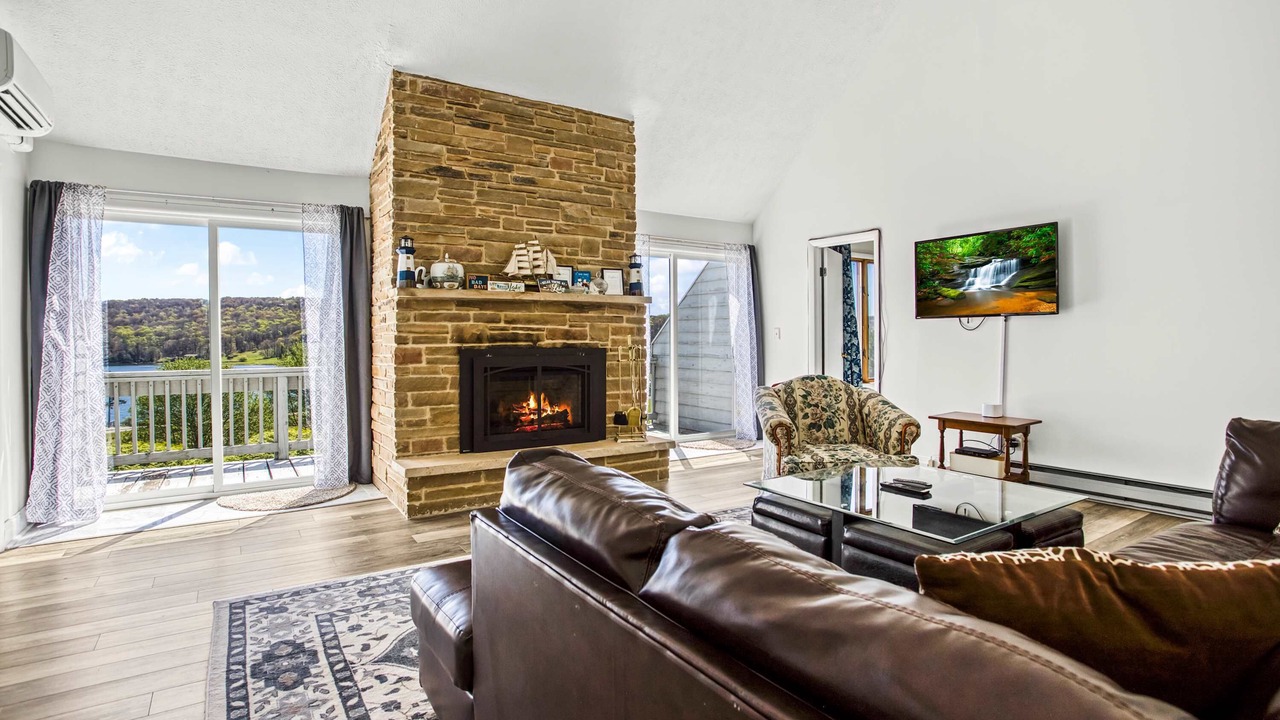 Photo of Livingroom in Alpine Lake