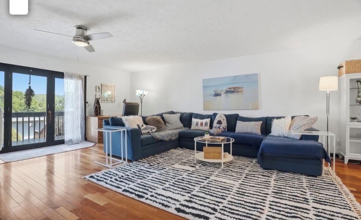 Photo of Livingroom in Cheat Lake