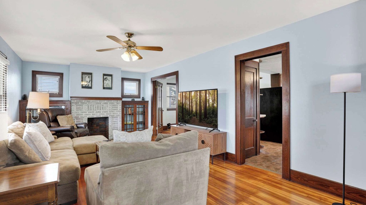 Photo of Livingroom in Newark