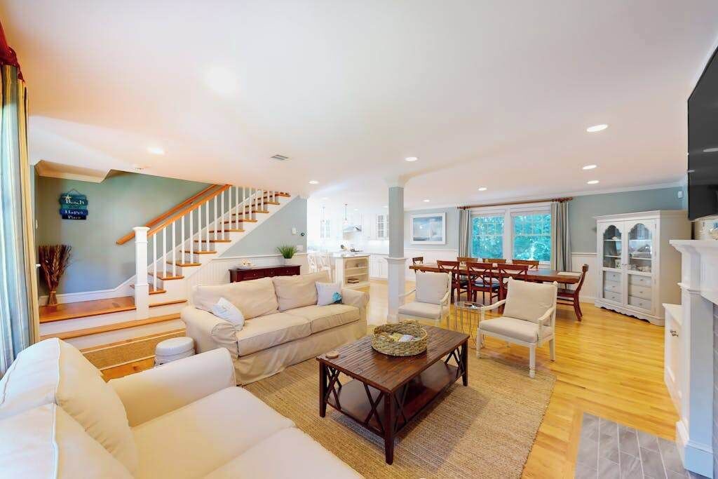 Photo of Livingroom in West Yarmouth