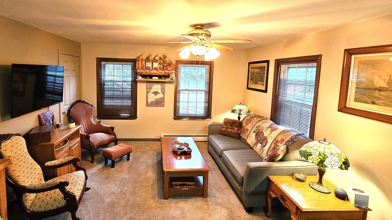 Photo of Livingroom in Westbrook