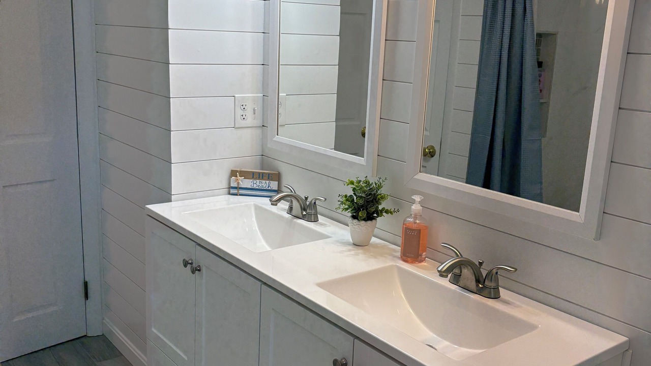 Photo of Bathroom in Silver Beach