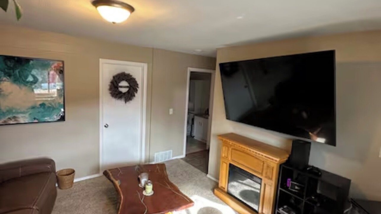 Photo of Livingroom in Eagle River