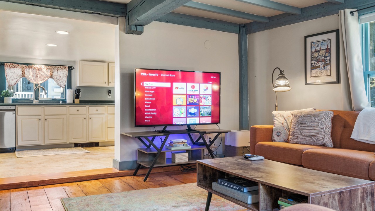 Photo of Livingroom in Beverly
