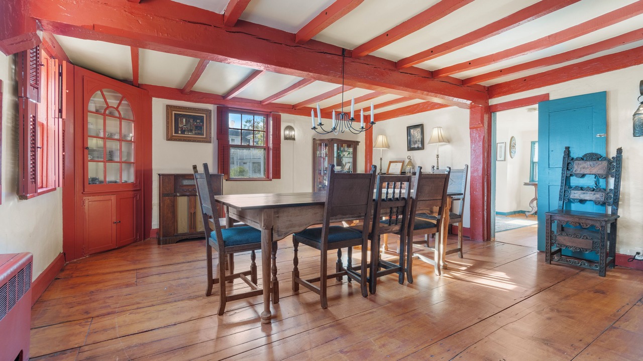 Photo of Bedroom in Beverly