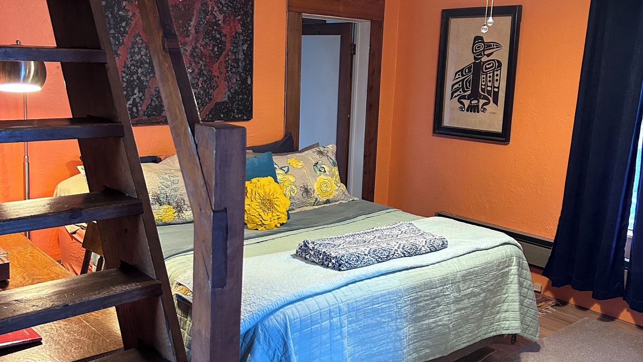 Photo of Bedroom in Downtown Juneau