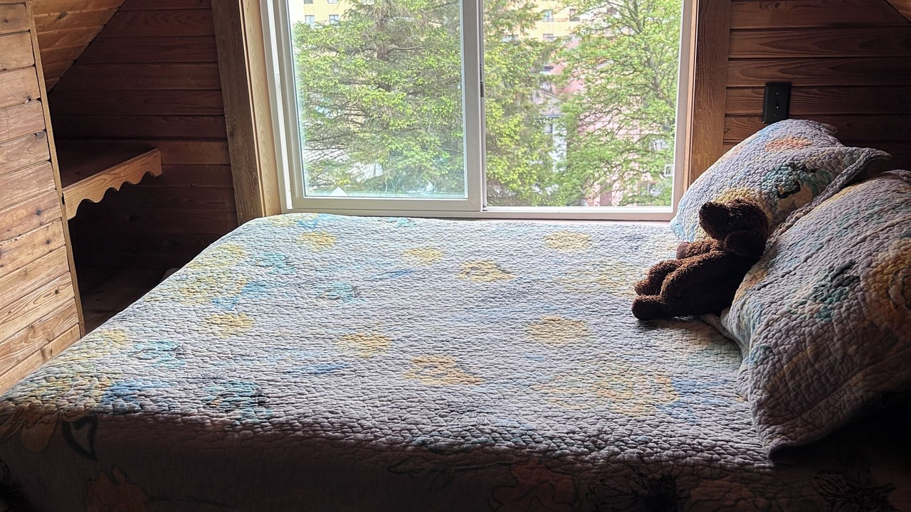 Photo of Bedroom in Downtown Juneau