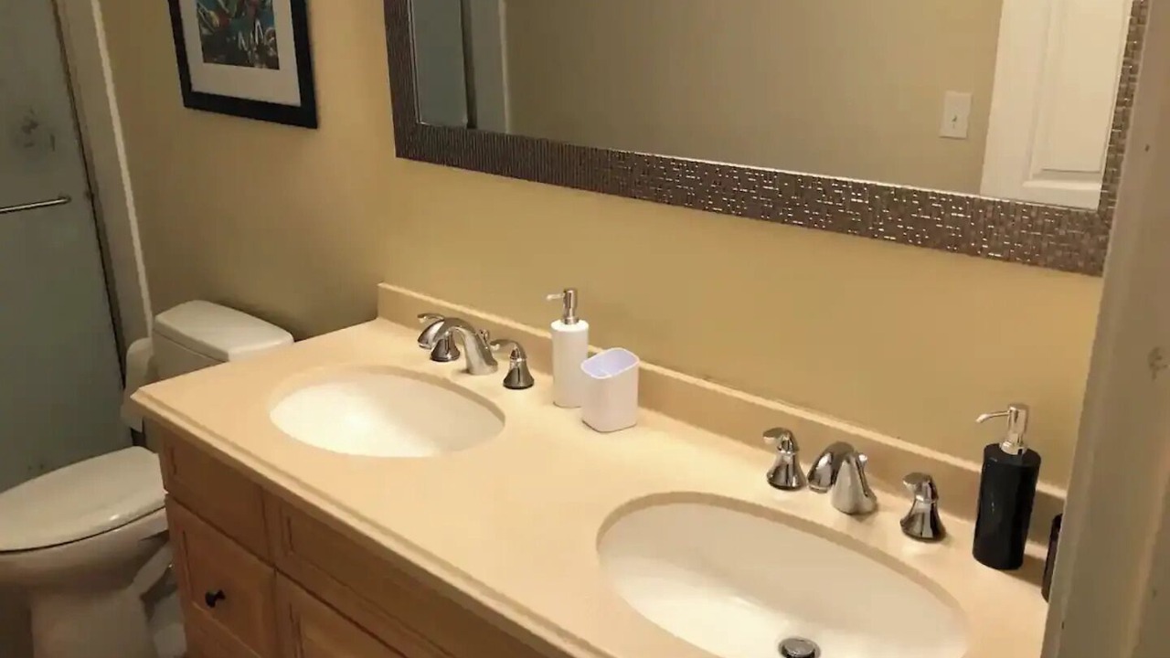 Photo of Bathroom in Abbott Loop