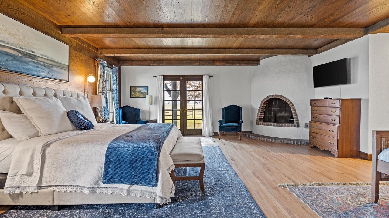 Photo of Bedroom in Pleasant Hill