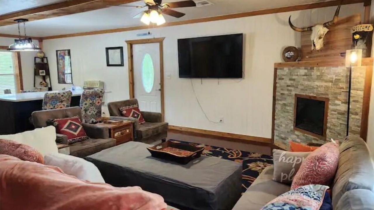 Photo of Livingroom in Sulphur