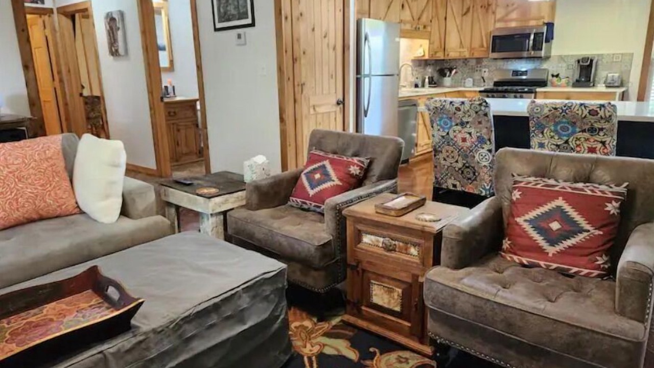 Photo of Livingroom in Sulphur