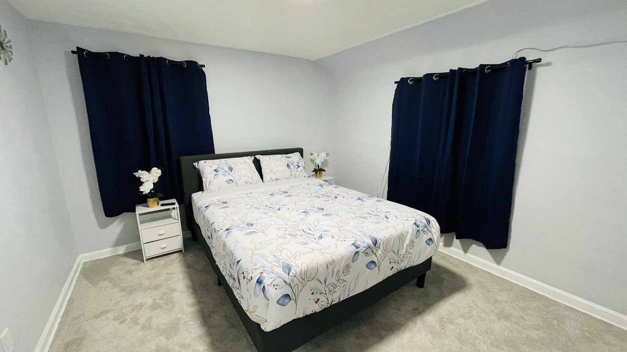 Photo of Bedroom in Maple Heights