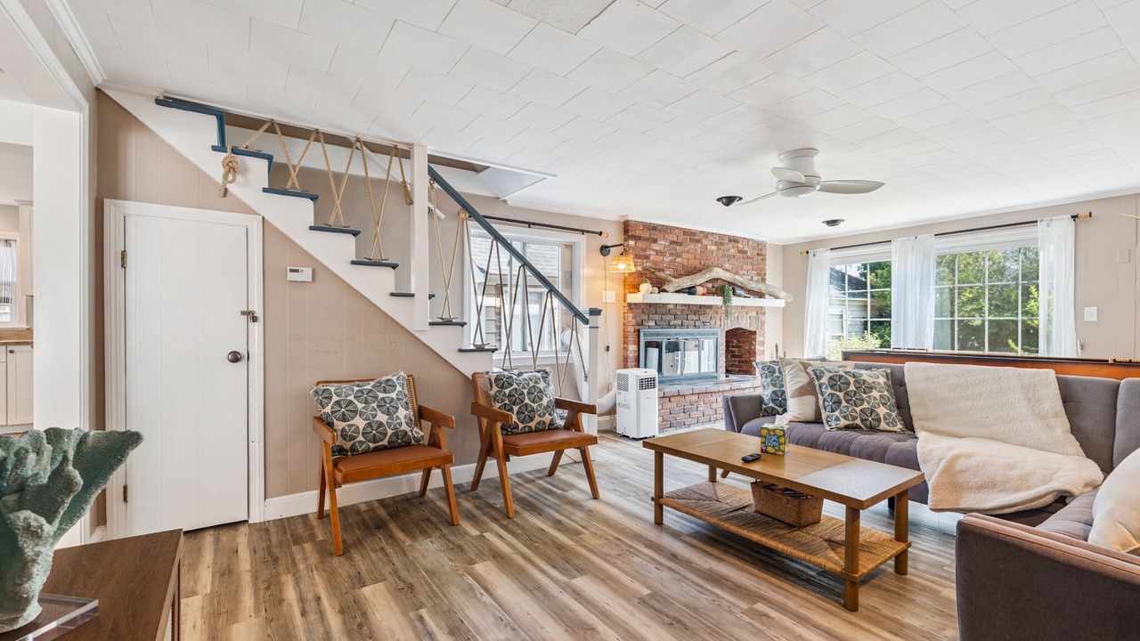 Photo of Livingroom in Hampton