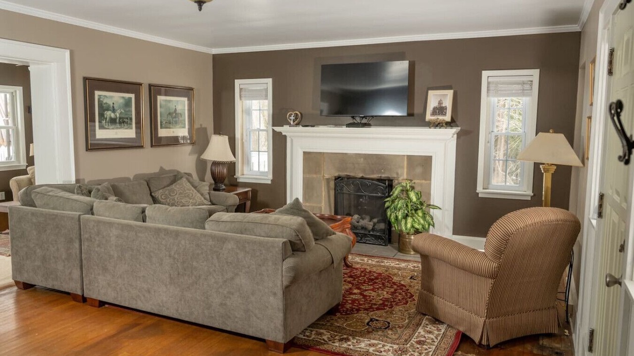 Photo of Livingroom in New Philadelphia