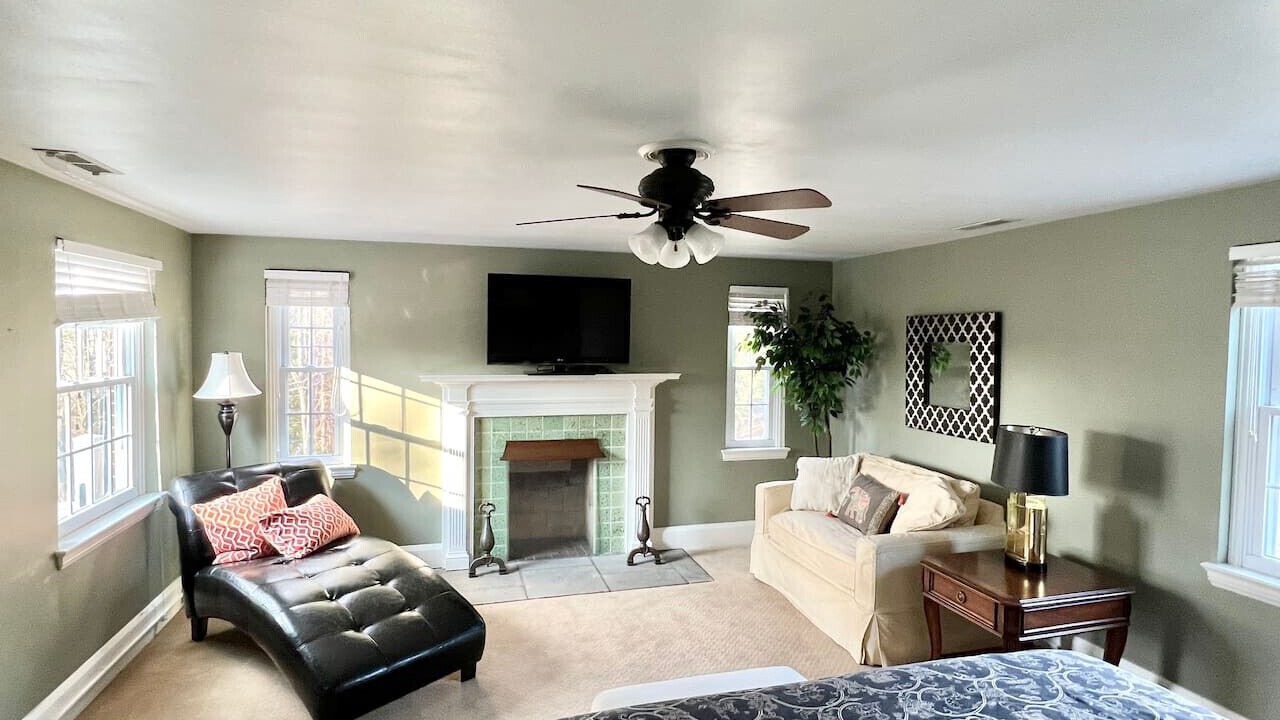Photo of Livingroom in New Philadelphia