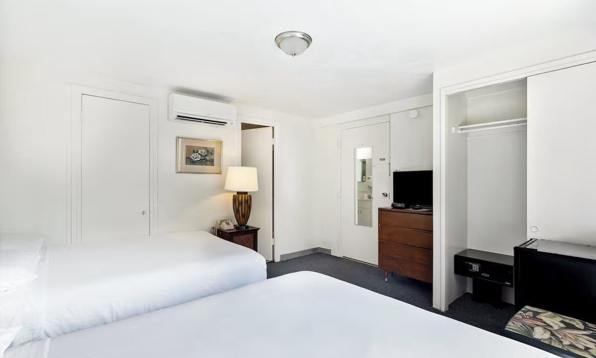 Photo of Bedroom in Waikiki