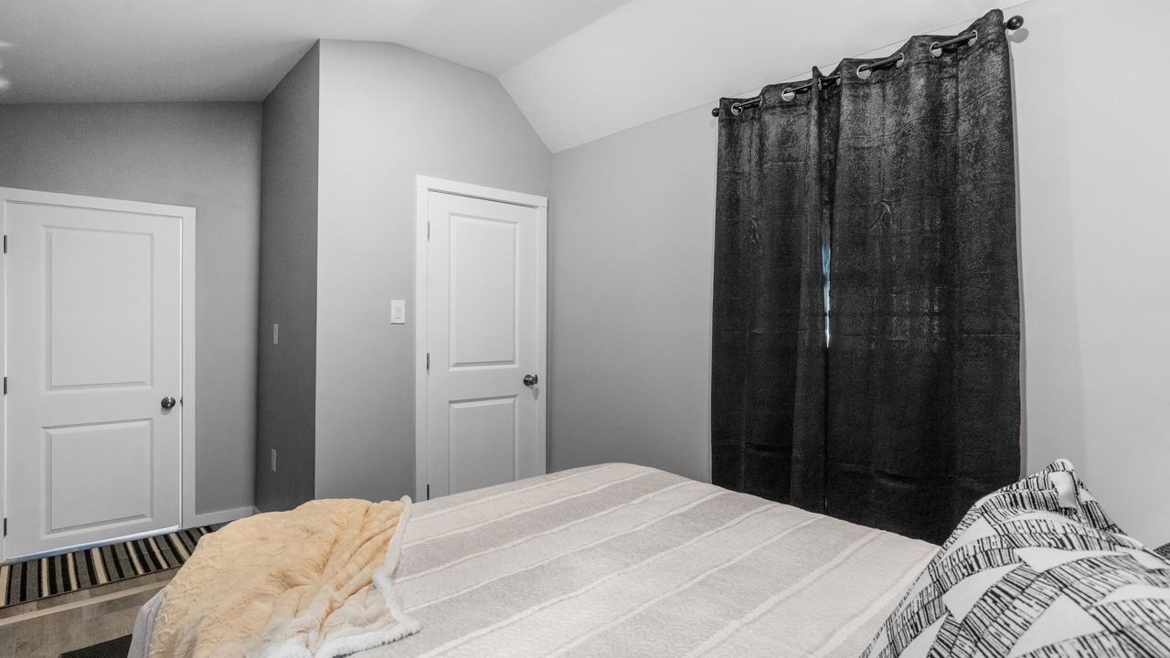 Photo of Bedroom in Alton