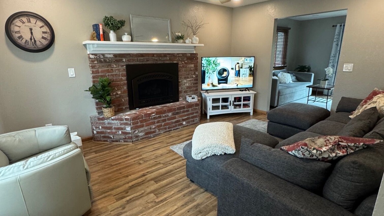 Photo of Livingroom in Eagle River