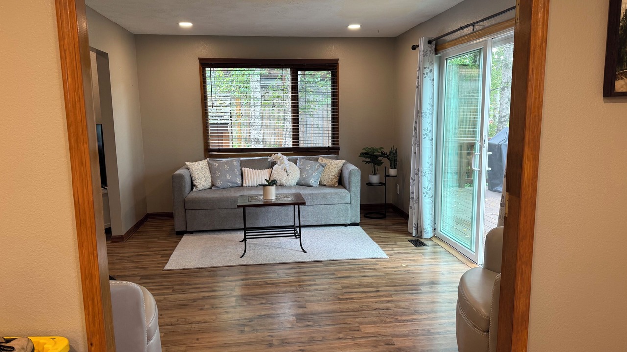 Photo of Livingroom in Eagle River