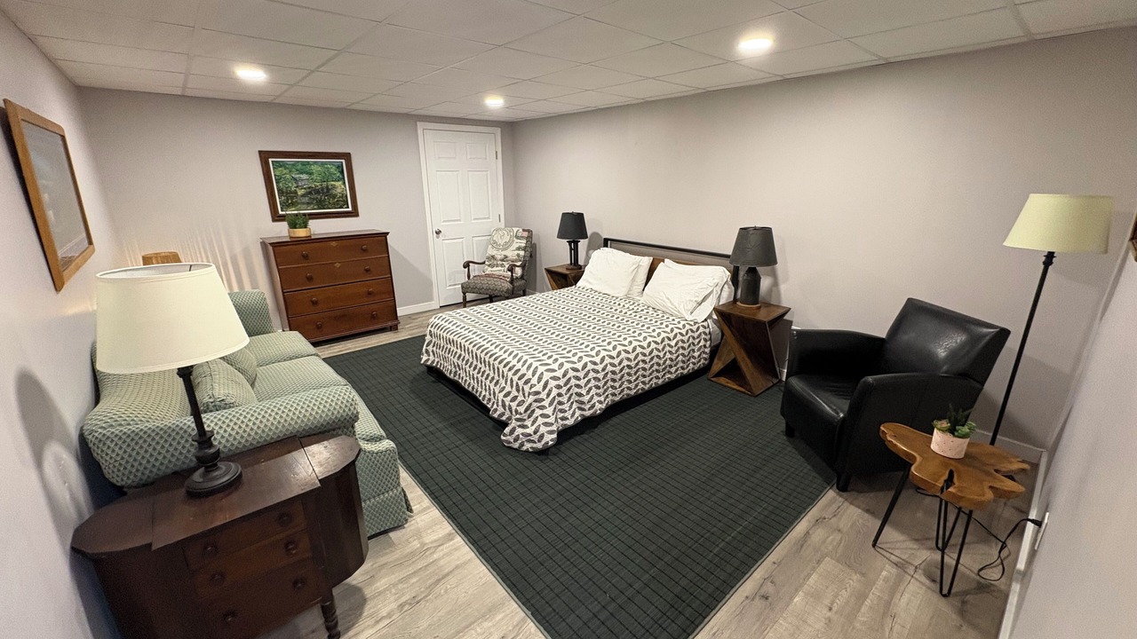 Photo of Bedroom in Alton