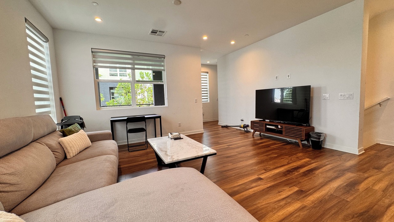 Photo of Livingroom in Irvine Business Complex