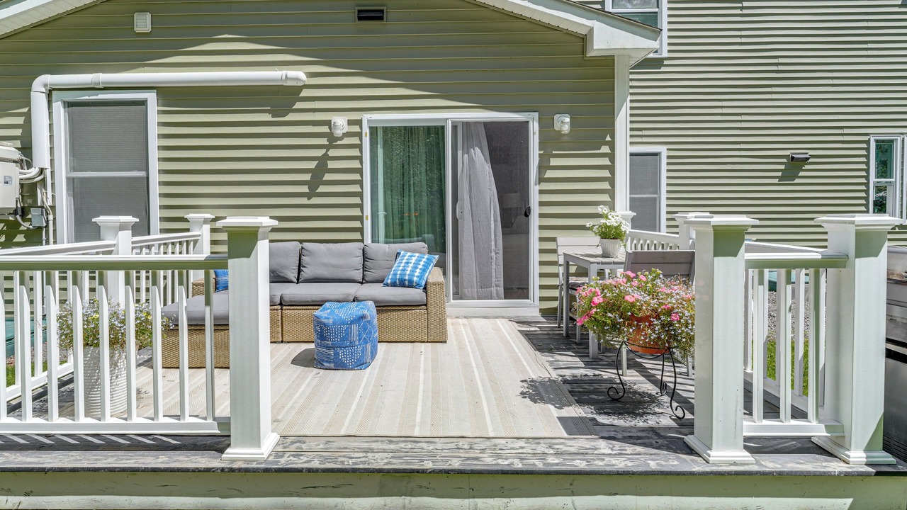 Photo of Patio Balcony in Back Cove